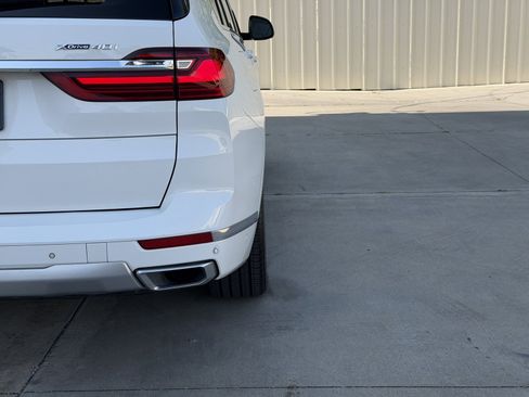 Used 2019 BMW X7 xDrive40i w/ Luxury Seating Package AWD/4WD image 14