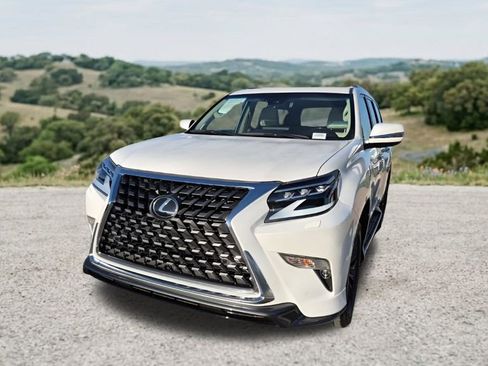 Used 2023 Lexus GX 460 Luxury w/ Sport Design Package AWD/4WD image 2
