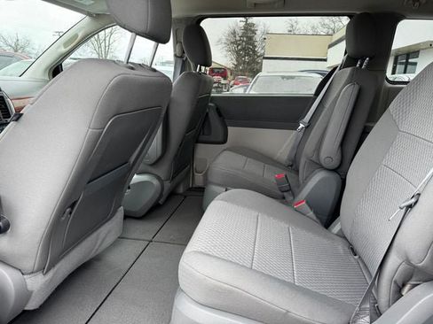 Used 2008 Chrysler Town & Country Touring w/ Flexible Seating Group FWD image 14