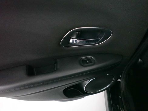 Used 2017 Honda HR-V EX image 25