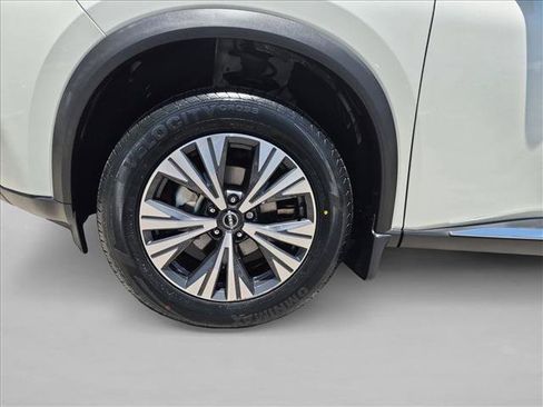 Certified 2023 Nissan Rogue SV FWD image 23
