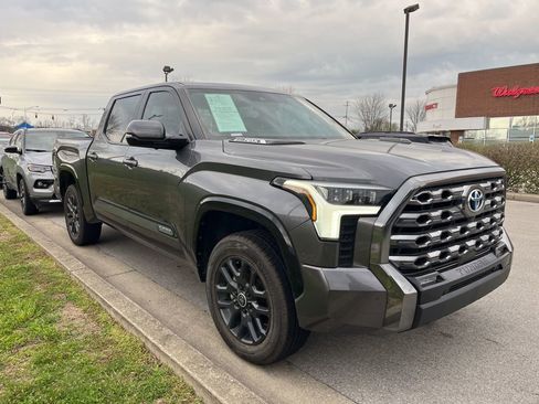 Used 2024 Toyota Tundra Platinum AWD/4WD image 2