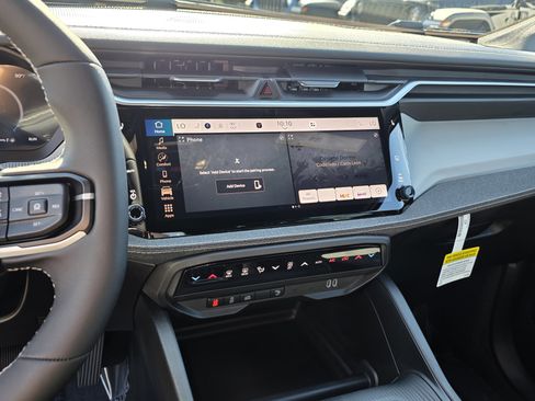 New 2026 Jeep Cherokee Laredo image 15