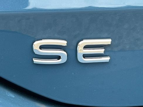 New 2026 Volkswagen Tiguan SE AWD/4WD image 10