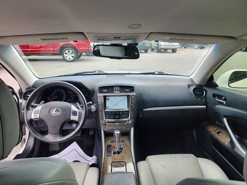 Used 2012 Lexus IS 350C w/ Luxury Pkg RWD image 16