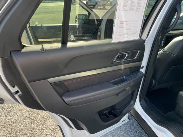 Used 2018 Ford Explorer XLT w/ Equipment Group 202A AWD/4WD image 21