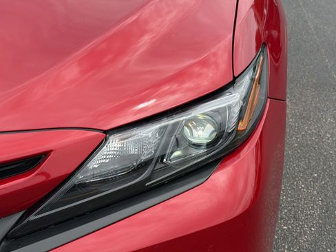 Used 2023 Toyota Camry SE FWD image 12