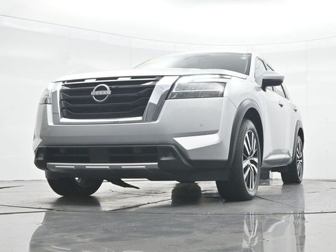 Used 2023 Nissan Pathfinder Platinum AWD/4WD image 35
