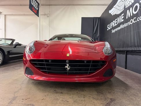 Used 2017 Ferrari California T image 12