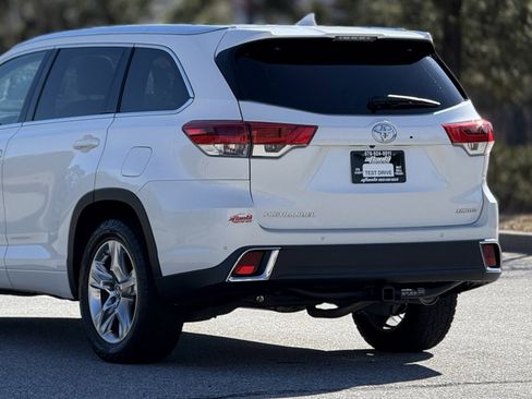 Used 2019 Toyota Highlander Limited image 48