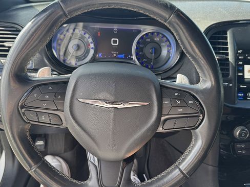 Used 2018 Chrysler 300 S w/ 300S Premium Group image 7