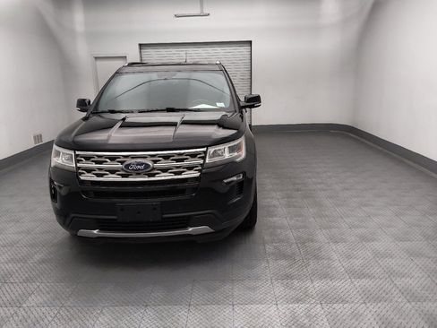 Used 2018 Ford Explorer XLT w/ Equipment Group 202A AWD/4WD image 15