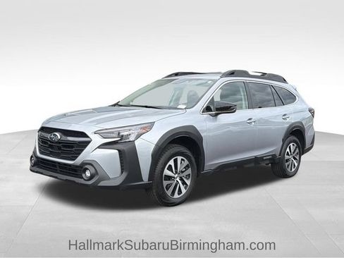 Certified 2025 Subaru Outback Premium w/ Popular Package #1 AWD/4WD image 3