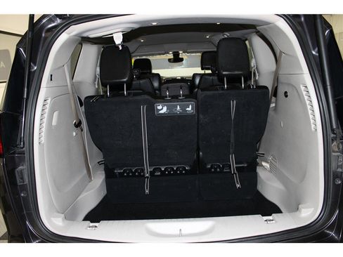 Used 2021 Chrysler Voyager Lxi image 20