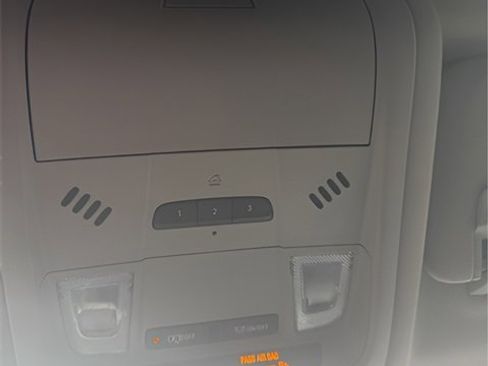 Used 2024 GMC Terrain SLT image 18