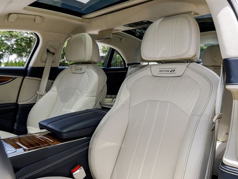 Certified 2024 Bentley Flying Spur V8 image 36