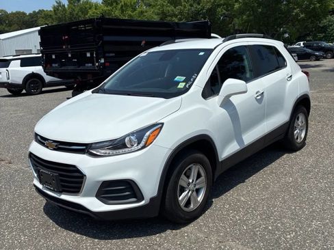 Used 2019 Chevrolet Trax LT w/ LT Convenience Package AWD/4WD image 1
