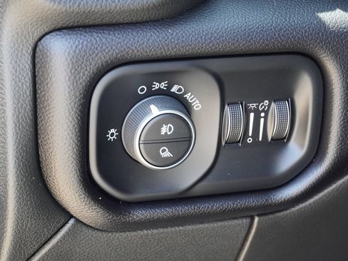 Used 2024 RAM 2500 Laramie AWD/4WD image 23