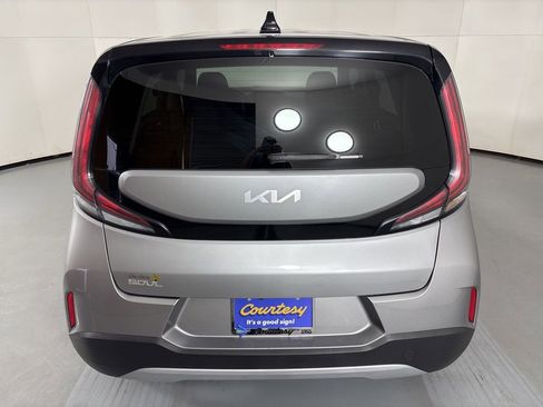 Used 2023 Kia Soul LX w/ Option Group 015 FWD image 8
