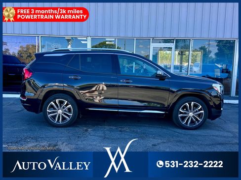 Used 2020 GMC Terrain Denali w/ Denali Premium Package AWD/4WD image 8