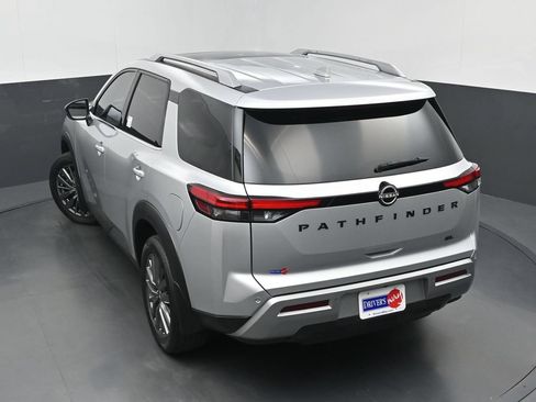 Used 2024 Nissan Pathfinder SL w/ SL Premium Package FWD image 36