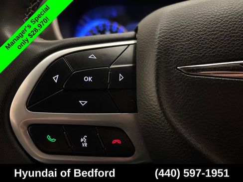 Used 2025 Chrysler Pacifica Select FWD image 17