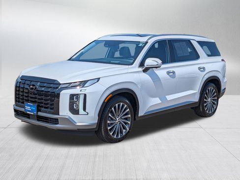Certified 2023 Hyundai Palisade Limited w/ Cargo Package AWD/4WD image 3