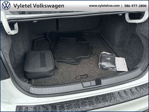 Certified 2023 Volkswagen Jetta GLI Autobahn w/ GLI Black Package image 10