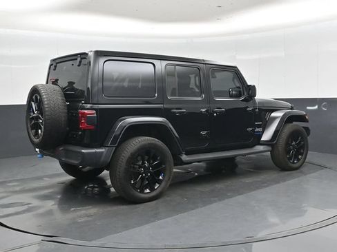 Used 2022 Jeep Wrangler Unlimited Sahara w/ Cold Weather Group AWD/4WD image 21