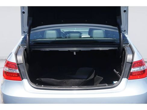 Used 2013 Mercedes-Benz E 350 Sedan image 32