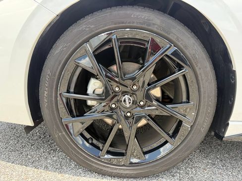 Used 2025 Nissan Sentra SV FWD image 25