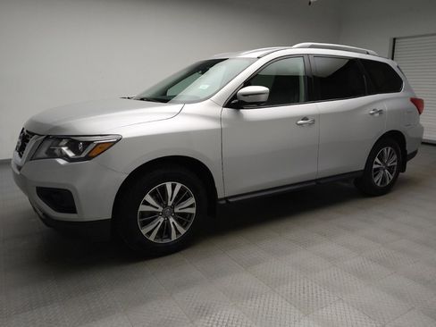 Used 2020 Nissan Pathfinder SL AWD/4WD image 2