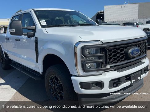 Used 2024 Ford F250 XL w/ STX Appearance Package AWD/4WD image 3