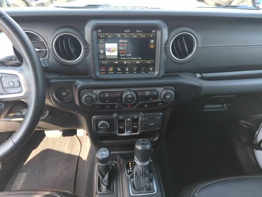 Used 2022 Jeep Wrangler Unlimited Sahara AWD/4WD image 24