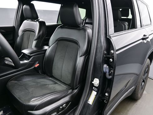 Used 2024 Jeep Grand Cherokee L Laredo image 12