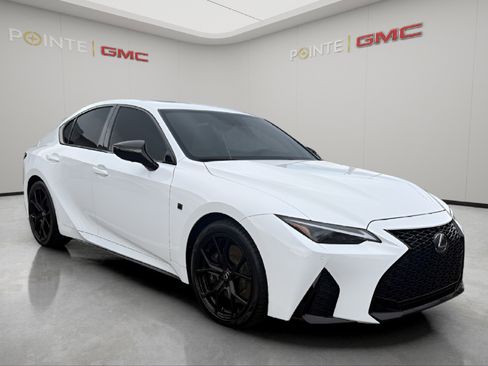Used 2025 Lexus IS 500 image 1