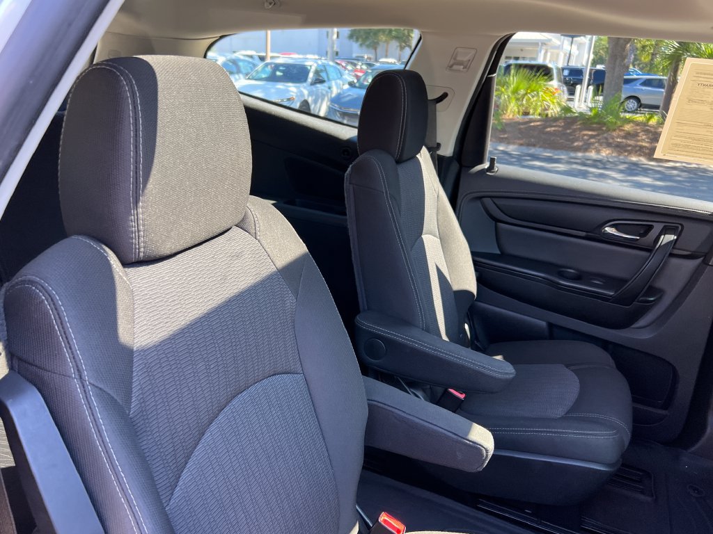 Used 2017 Chevrolet Traverse LT w/ Traveler's Package FWD image 24