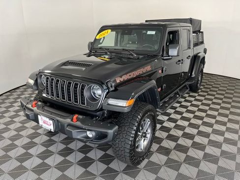 Used 2024 Jeep Gladiator Mojave AWD/4WD image 3