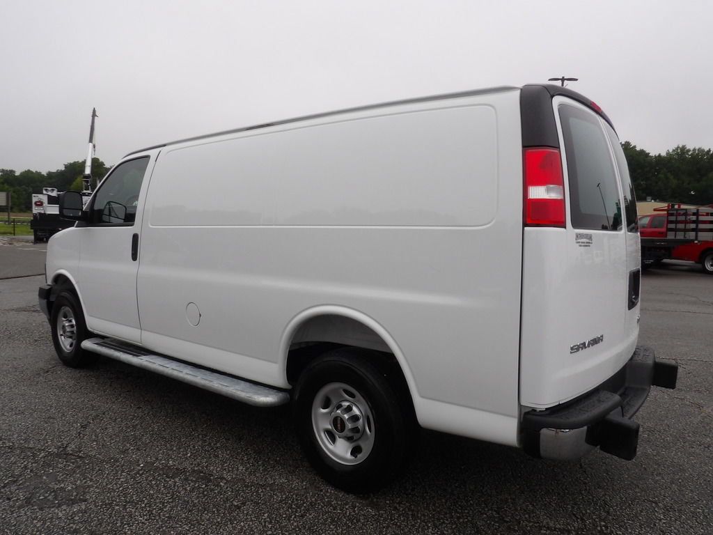 Used 2025 GMC Savana 2500 w/ Driver Convenience Package RWD image 4