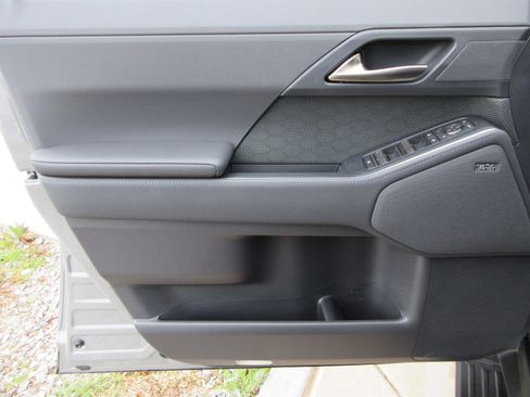 Used 2026 Lexus GX 550 image 30