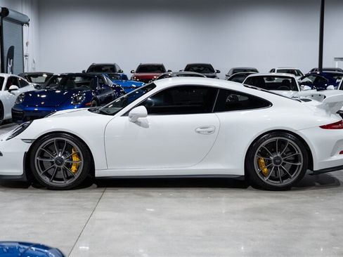 Used 2015 Porsche 911 GT3 RWD image 3