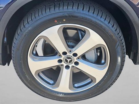 Used 2018 Mercedes-Benz GLC 300 image 23