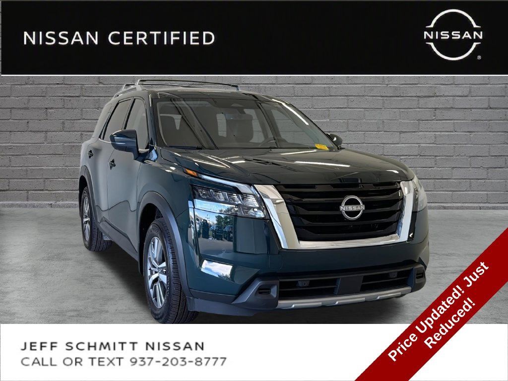 Certified 2025 Nissan Pathfinder SL FWD image 1