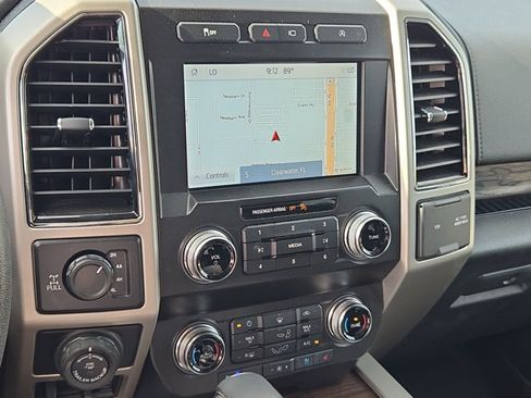 Used 2020 Ford F150 Lariat w/ Equipment Group 502A Luxury AWD/4WD image 12
