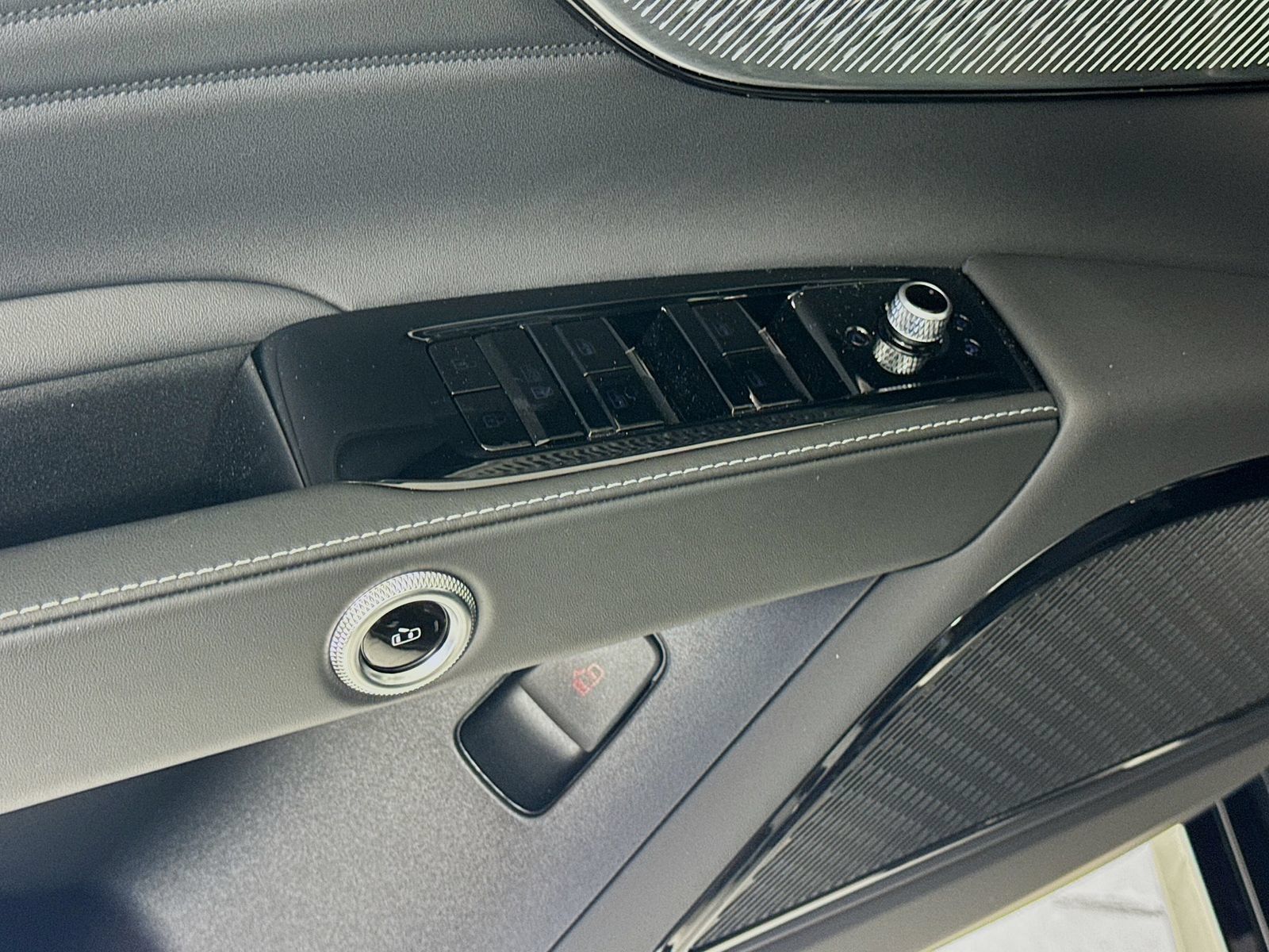 Used 2025 Maserati Grecale GT AWD/4WD image 16