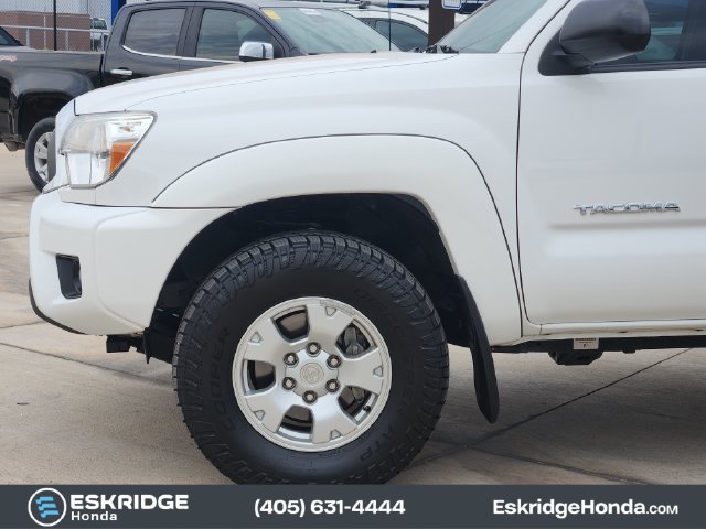 Used 2015 Toyota Tacoma 4x4 Access Cab V6 w/ TRD Off-Road Package image 8