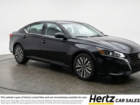 Used 2025 Nissan Altima 2.5 SV FWD image 1