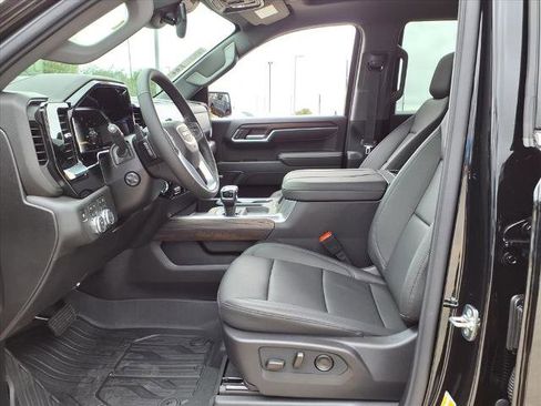 New 2026 GMC Sierra 1500 SLT image 18