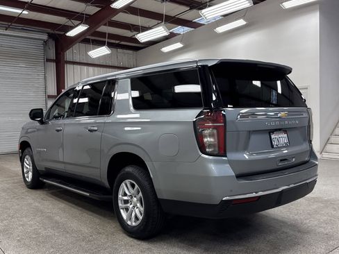 Used 2023 Chevrolet Suburban LT image 15