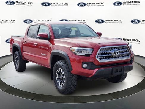 Used 2016 Toyota Tacoma TRD Off-Road w/ Towing Package image 7